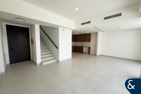 Single Row| Brand New| Close to Amenities