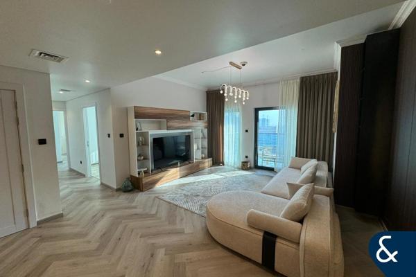 Fully Upgraded | Views of Marina | 2 Bedrooms