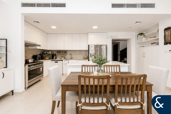 Single Row | Vacant on Transfer | 4BR+Maids