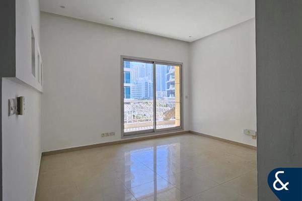 Close to metro | Investment | Large layout