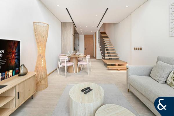 Vacant in April, High finish throughout | Vot