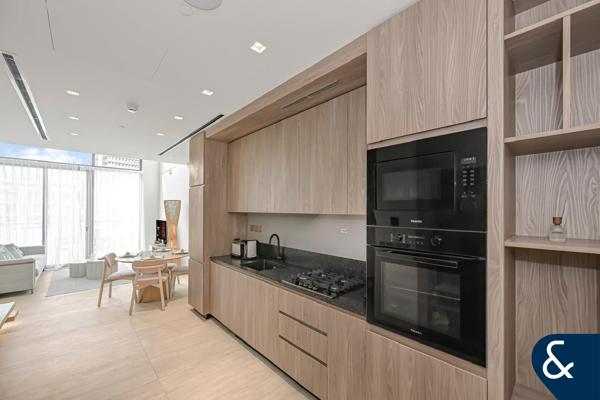 Vacant in April, High finish throughout | Vot