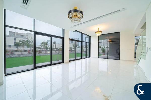 Pool and Park views | Type A | 5 Bedrooms