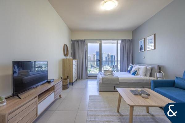 Furnished | Bright | Jumeirah Park Views