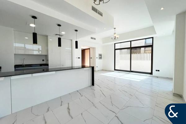 4 Bedroom | Best Location | Middle Unit