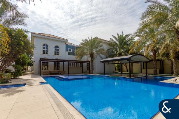 Corner Villa | 6 Beds | 17k Plot | Vacant