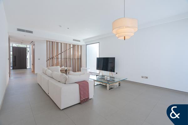 Location I Vacant I Premium Landscaping