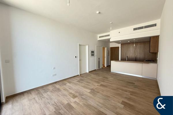 Brand New | Top Floor | Ellington | High roi