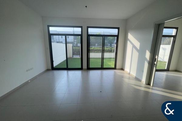 Single Row| Landscaped Garden | Spacious