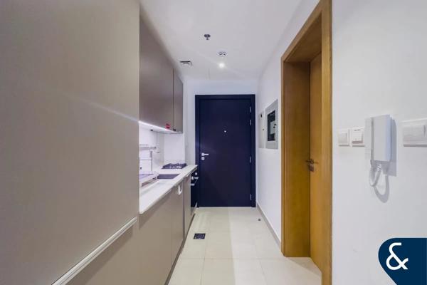 Large Studio | Furnished | Appliances