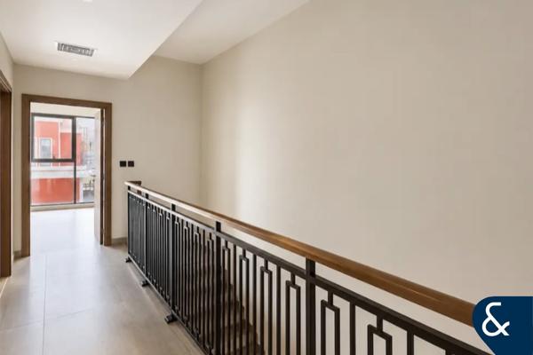 Single Row | Close to Lagoon | Premium Finish