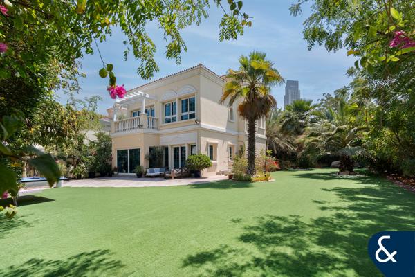 Private | Extended 3 bed + Maid | Upgraded
