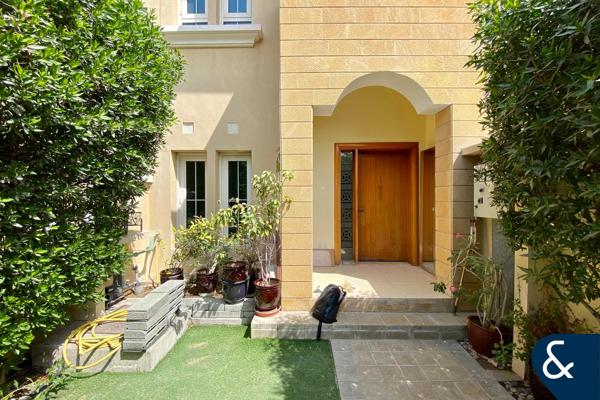 3 Beds | Upgraded | Vacant | Ground Plus 2
