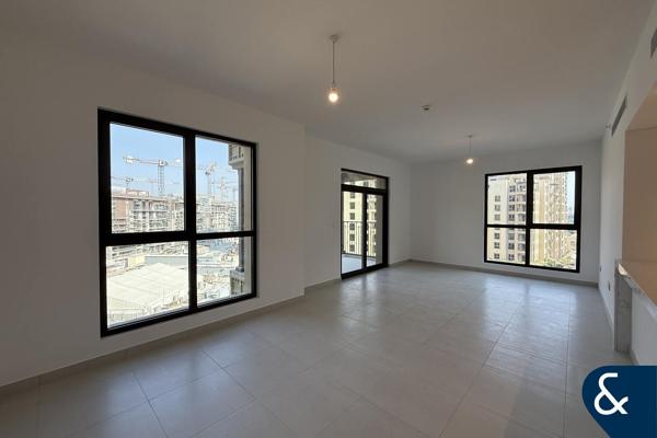 Large Layout | Vacant | 3 Bedroom Apartment