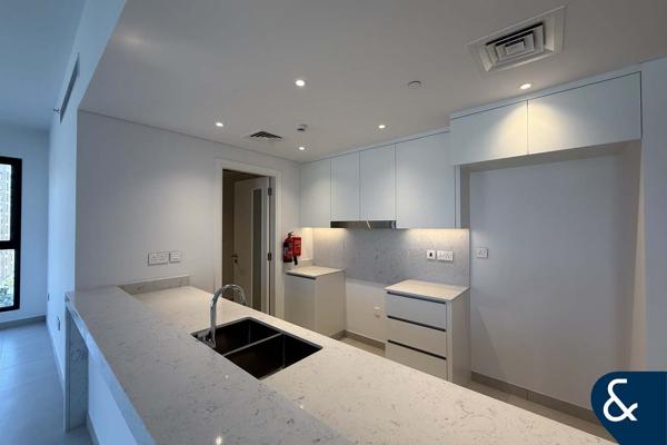 Large Layout | Vacant | 3 Bedroom Apartment