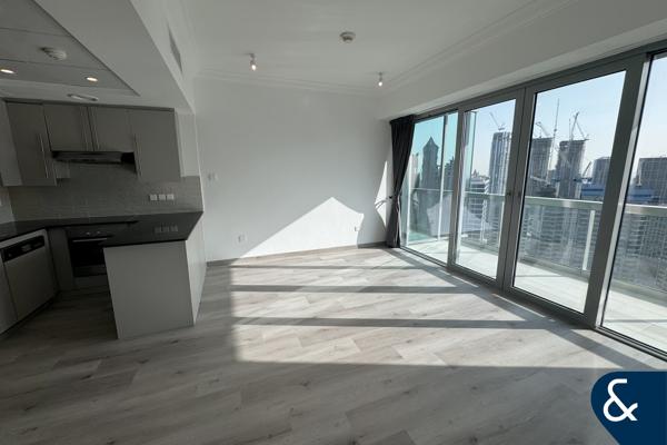 Studio | Upgraded | 12 cheques
