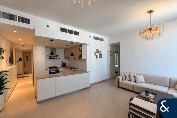 Ellington  |  Spacious 2 Bed  |  Balcony