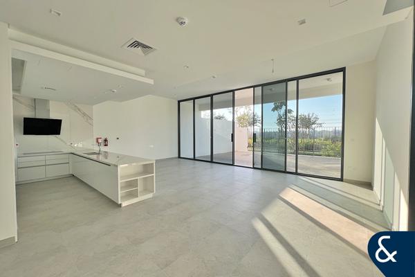 Single Row | Vacant Now | Away from the wires