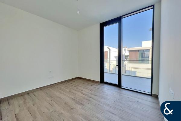 Single Row | Vacant Now | Away from the wires