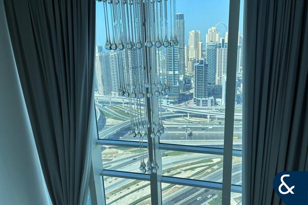 Luxury Duplex | Upgraded | Walk in closet