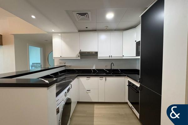 1 Bedroom | Fully Renovated | Park View
