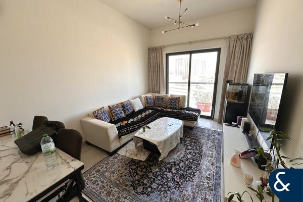 Vacant | Pool View | Furnished | 2 Beds