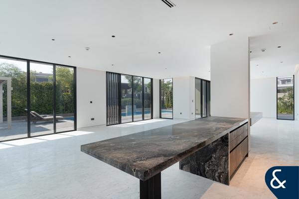 Fully Upgraded| Park Backing| Vastu Unit