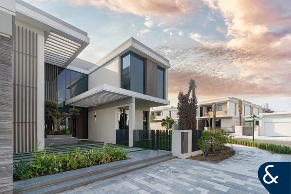 Fully Upgraded| Park Backing| Vastu Unit