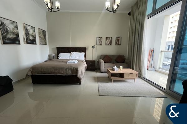 | Vacant | Furnished | Closed Kitchen |