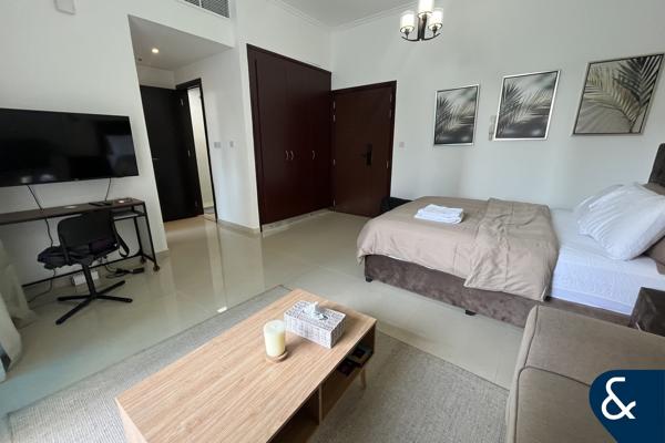 | Vacant | Furnished | Closed Kitchen |