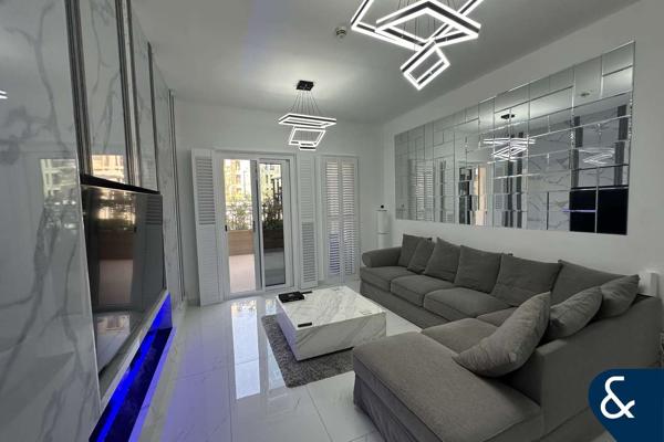 Fully Upgraded | VOT | Huge Terrace