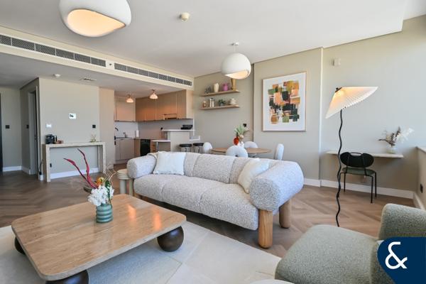 Upgraded | Furnished | High Floor