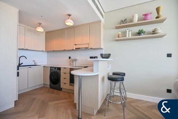 Upgraded | Furnished | High Floor