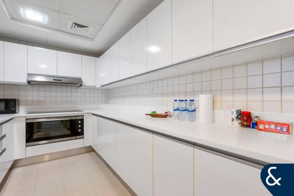 Vacant on Transfer | 3 Bed | Sea Views
