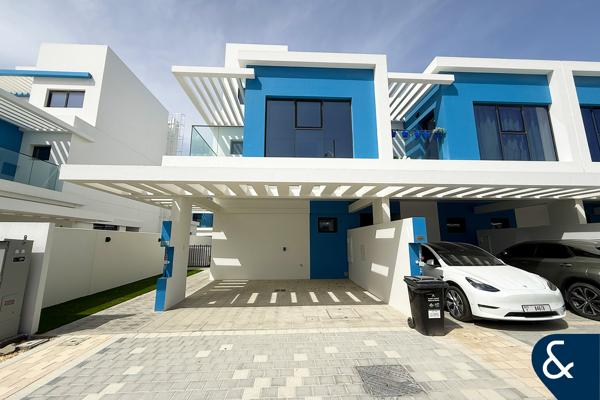 Corner | Near Park | 5 beds + maids