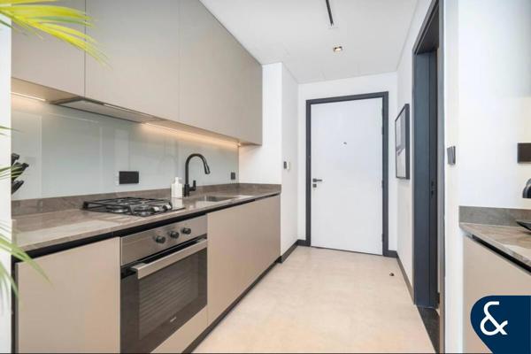 Bills Included | Modern | Upgraded | Studio