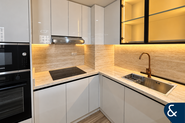 Upgraded | Vacant | Partial Sea View