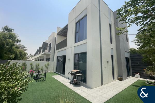 Single Row | Vacant | Close to Pool | 4 Beds