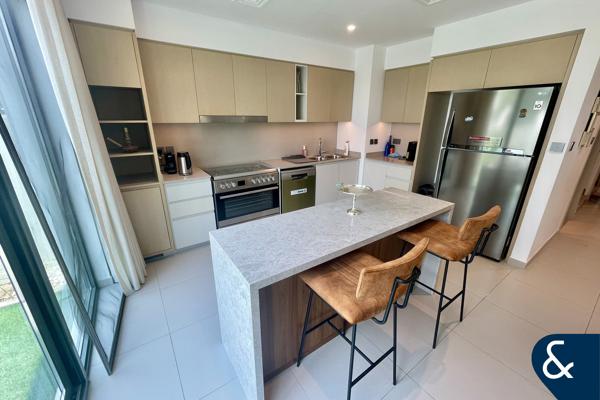 Single Row | Vacant | Close to Pool | 4 Beds