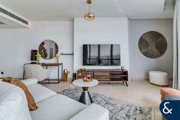 Beautifully Upgraded | Vacant Now | Balcony