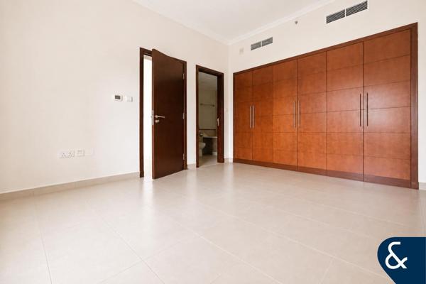 Large layout | 1 + dining | Great location