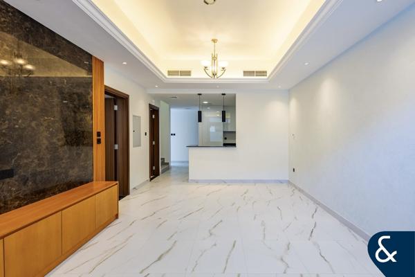 4 Beds | Upgraded | Gated Community | Vacant