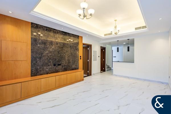 4 Beds | Upgraded | Gated Community | Vacant