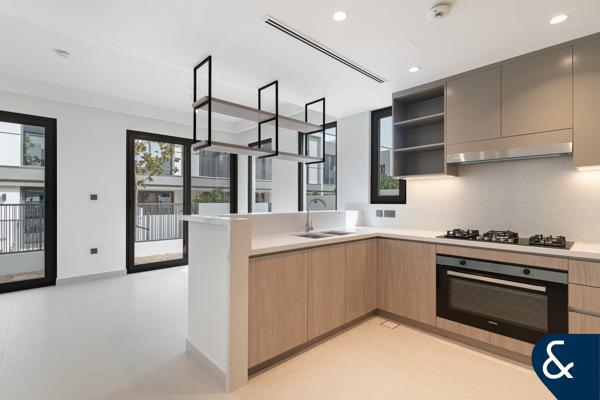 Exclusive | Vacant February | Large Plot