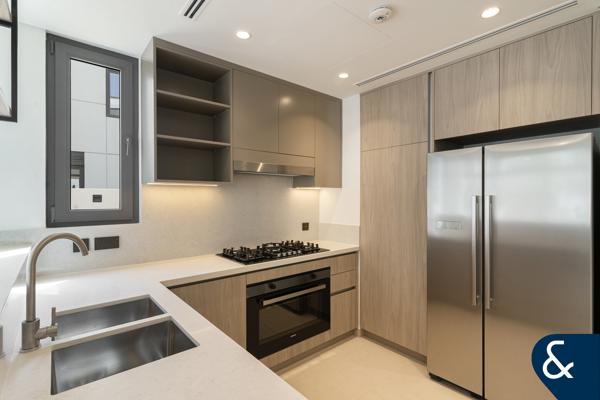 Exclusive | Vacant February | Large Plot