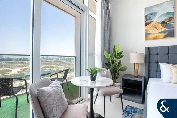 Studio | Upgraded Bathroom | 6+ Cheques