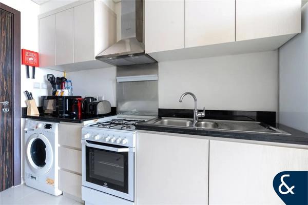 Studio | Upgraded Bathroom | 6+ Cheques