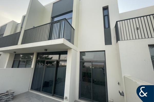 Vacant | Single Row | Close to facilities