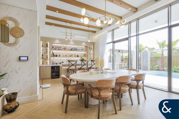 Exclusive | 5 Bed | Huge Corner Plot