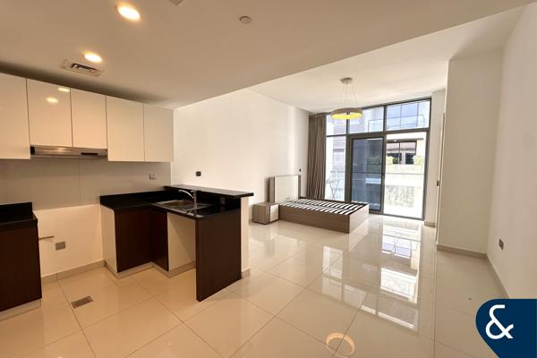 Vacant Now | High Floor | Modern Studio
